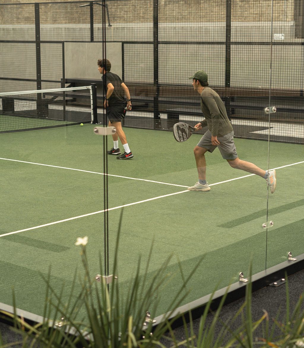 TR3S.10 Social Padel — cancha verde